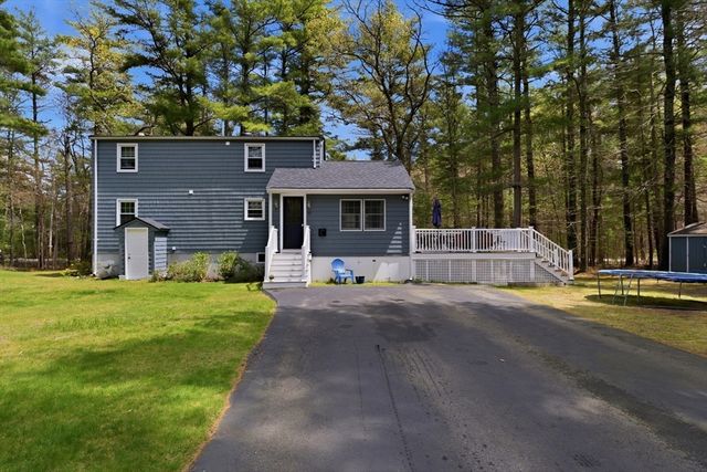117 Pelham St, Pembroke, MA 02359