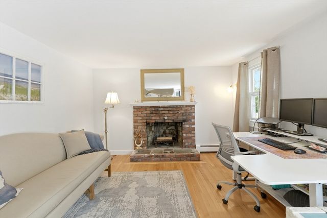 117 Pelham St, Pembroke, MA 02359