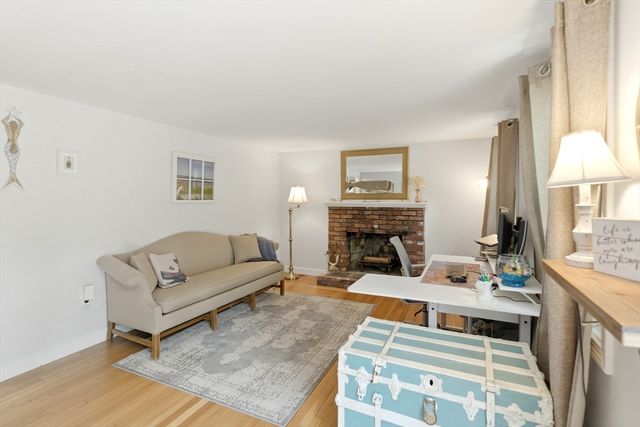 117 Pelham St, Pembroke, MA 02359