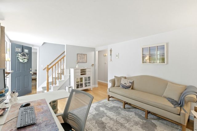 117 Pelham St, Pembroke, MA 02359