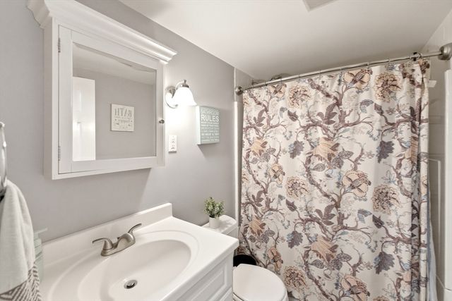 117 Pelham St, Pembroke, MA 02359