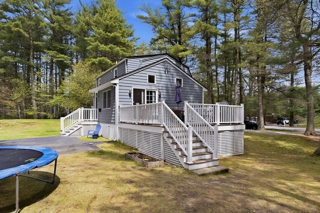 117 Pelham St, Pembroke, MA 02359