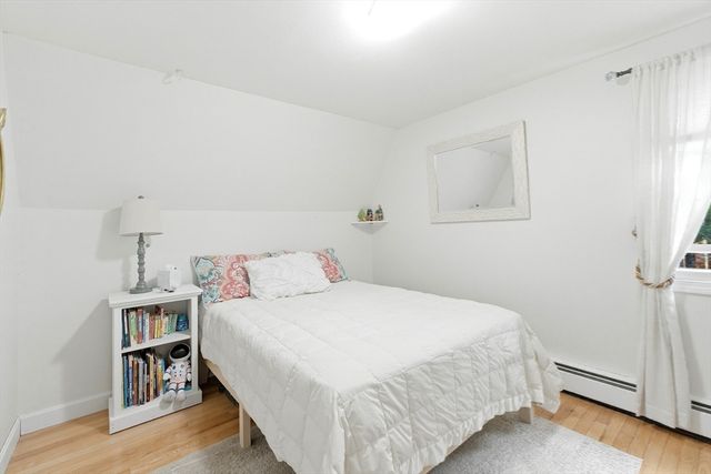 117 Pelham St, Pembroke, MA 02359