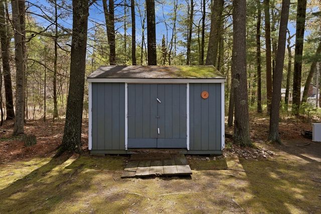 117 Pelham St, Pembroke, MA 02359
