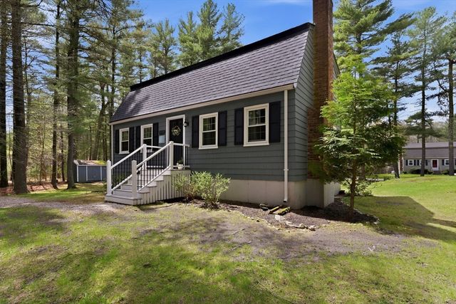 117 Pelham St, Pembroke, MA 02359