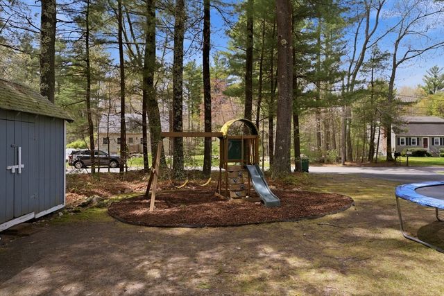 117 Pelham St, Pembroke, MA 02359