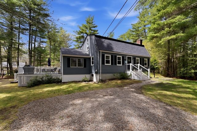 117 Pelham St, Pembroke, MA 02359