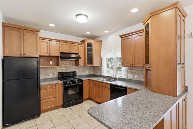 14 Sablewood, Perinton, NY 14450