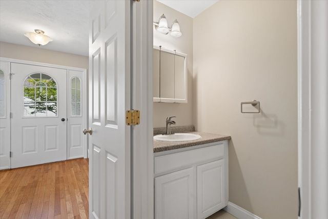 608 Church St, Northbridge, MA 01588