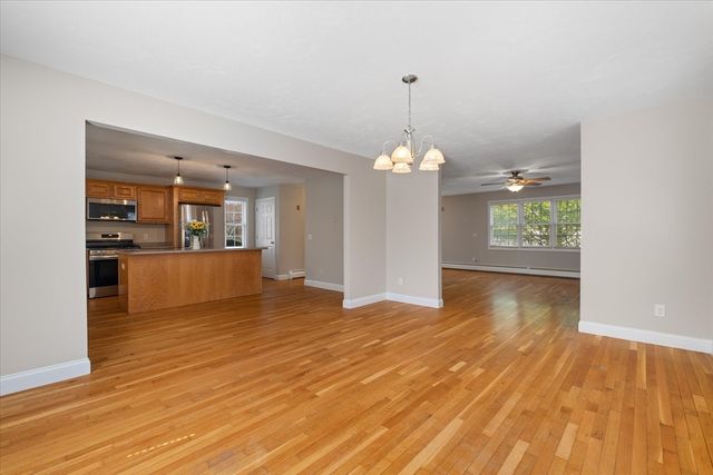 608 Church St, Northbridge, MA 01588