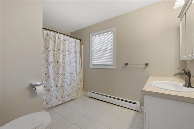 608 Church St, Northbridge, MA 01588