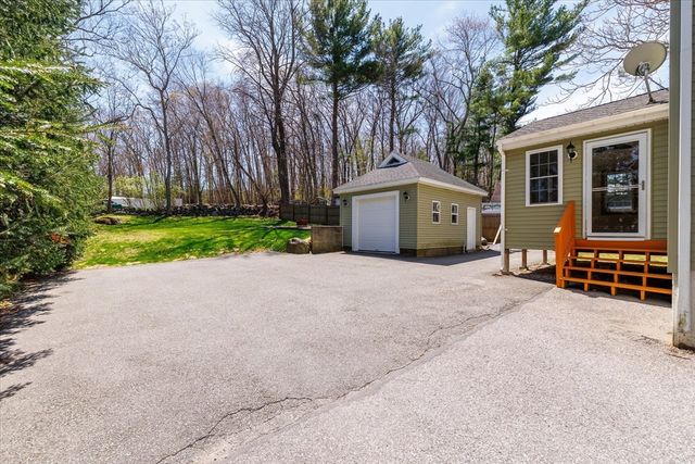 608 Church St, Northbridge, MA 01588