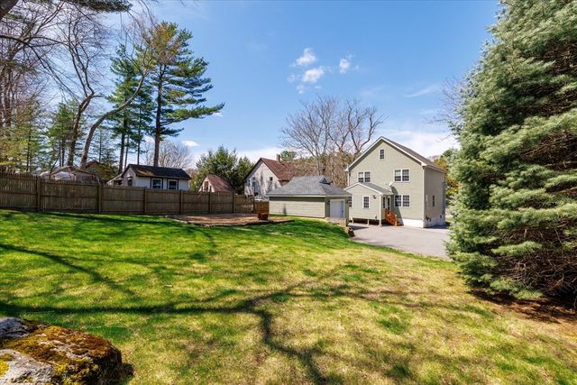 608 Church St, Northbridge, MA 01588