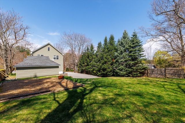 608 Church St, Northbridge, MA 01588