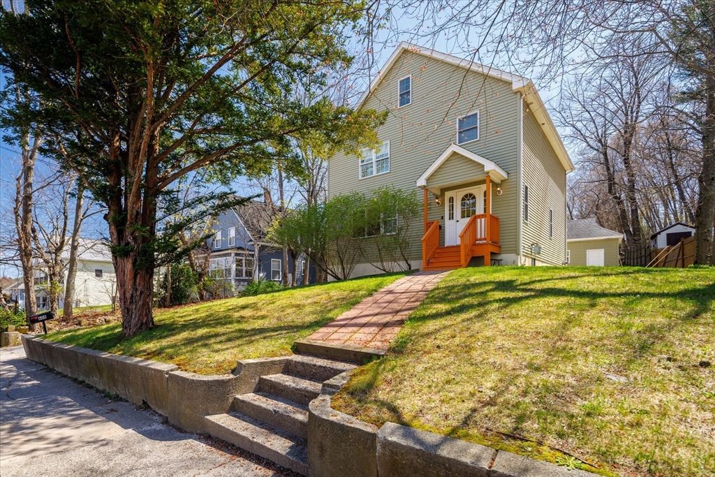 608 Church St, Northbridge, MA 01588