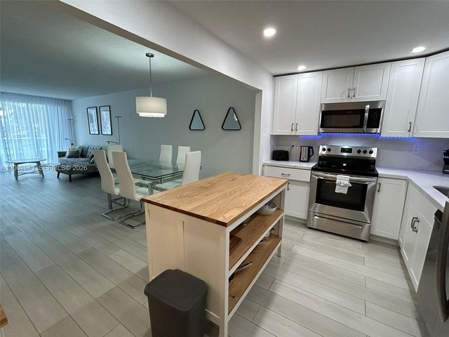 19390 Collins Ave 118, Sunny Isles Beach, FL 33160