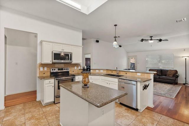 1608 Crestmeadow Lane, Mansfield, TX 76063