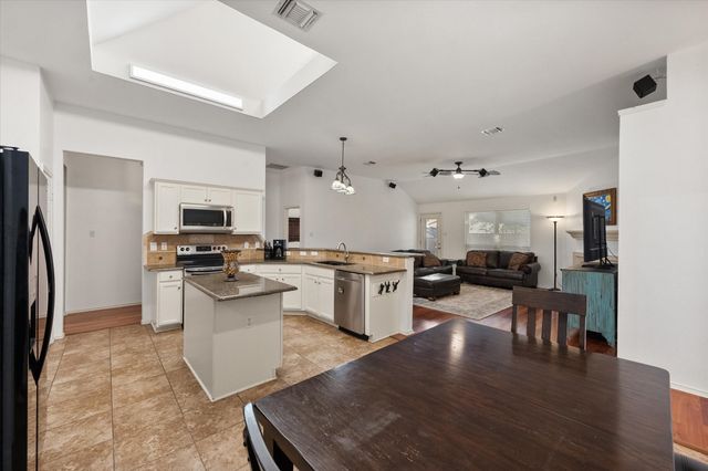 1608 Crestmeadow Lane, Mansfield, TX 76063