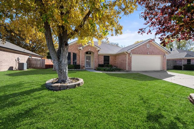 1608 Crestmeadow Lane, Mansfield, TX 76063