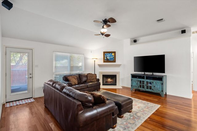 1608 Crestmeadow Lane, Mansfield, TX 76063