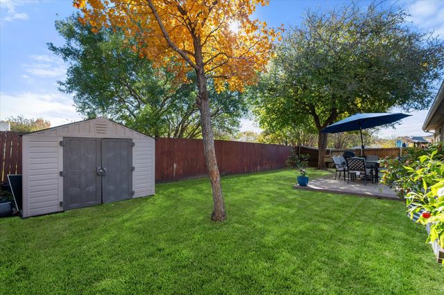 1608 Crestmeadow Lane, Mansfield, TX 76063