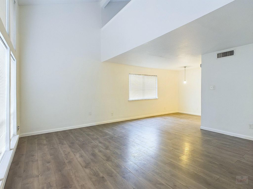 2124 Burton DR 140, Austin, TX 78741