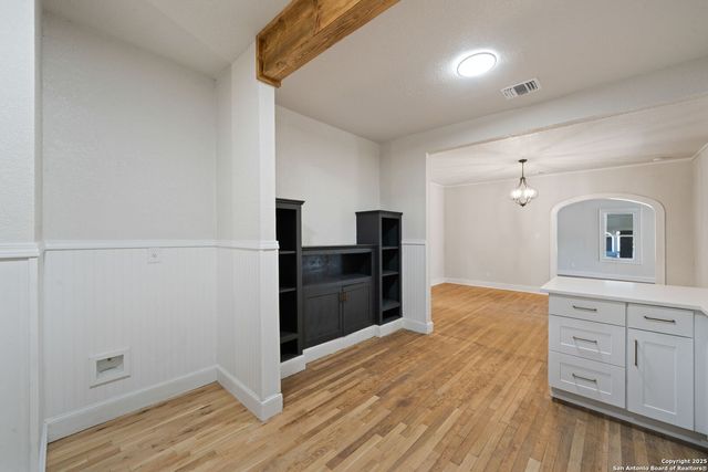 603 E Evergreen St, San Antonio, TX 78212