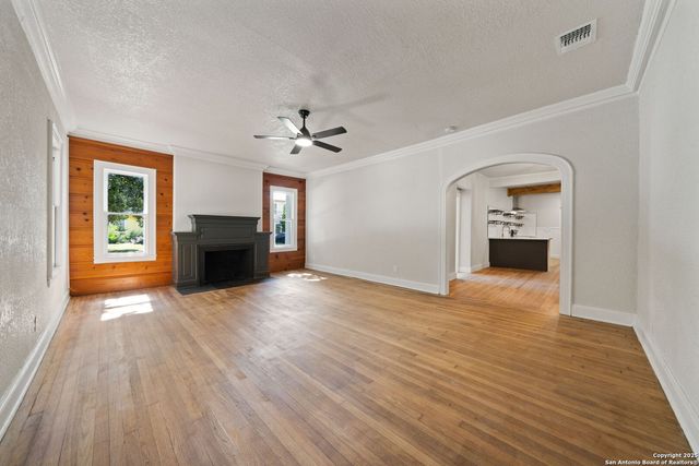 603 E Evergreen St, San Antonio, TX 78212