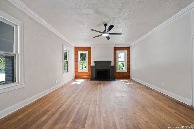 603 E Evergreen St, San Antonio, TX 78212