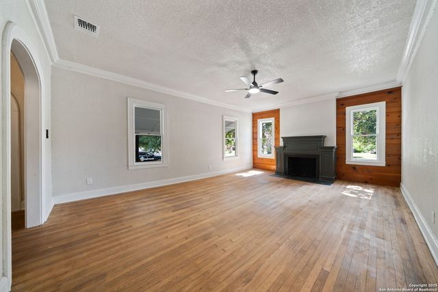 603 E Evergreen St, San Antonio, TX 78212
