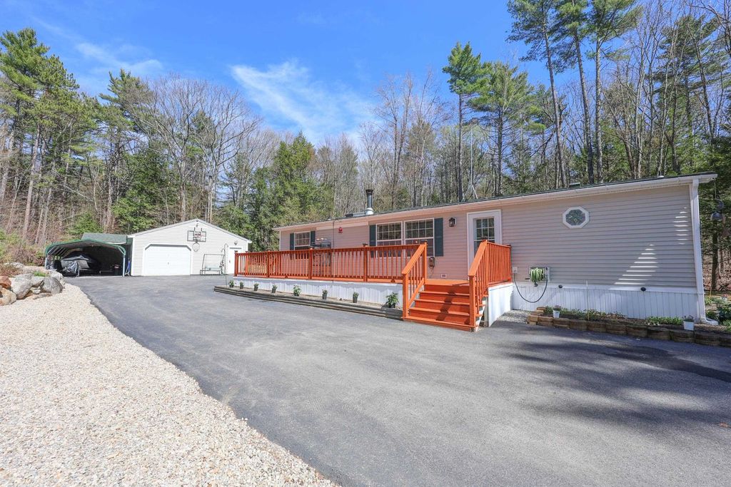 2435 Weare Road, Henniker, NH 03242