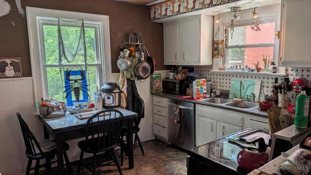 2214 W North Bend Road, Cincinnati, OH 45239