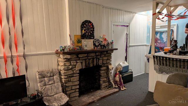 2214 W North Bend Road, Cincinnati, OH 45239
