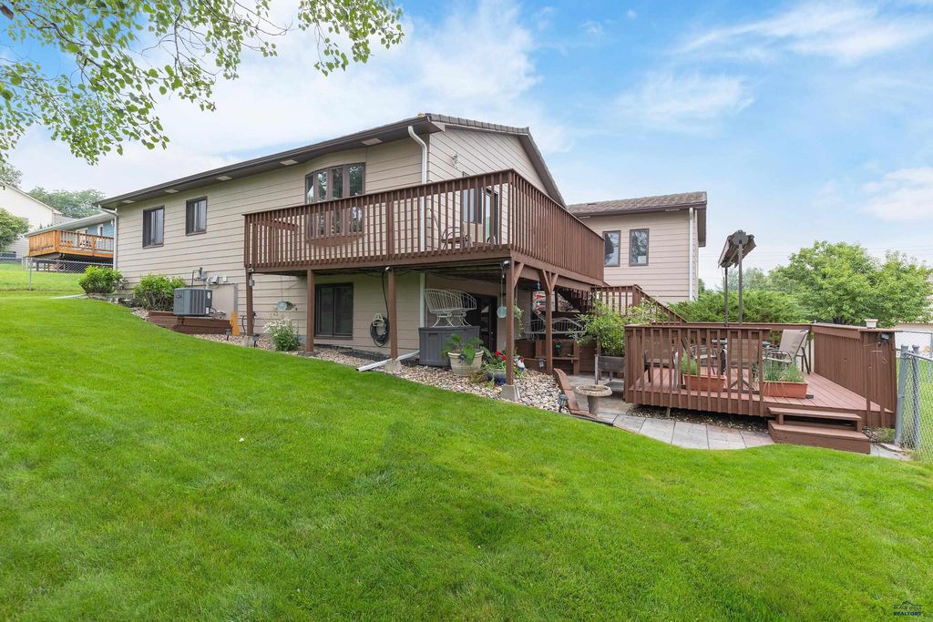 323 TERRACITA DR, Rapid City, SD 57701
