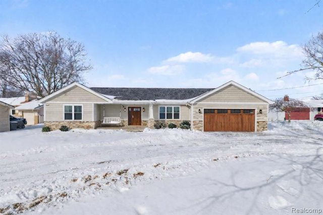 4100 Four Lakes Avenue, Linden, MI 48451