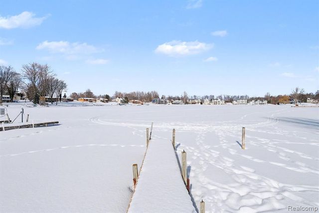 4100 Four Lakes Avenue, Linden, MI 48451