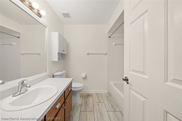 693 W Wesley Circle, Avon Park, FL 33825