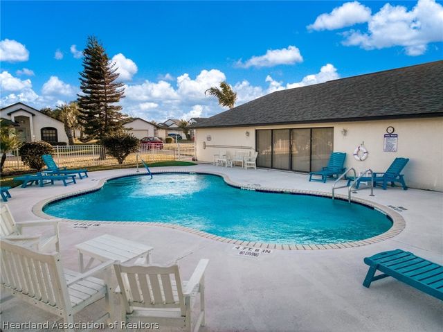 693 W Wesley Circle, Avon Park, FL 33825