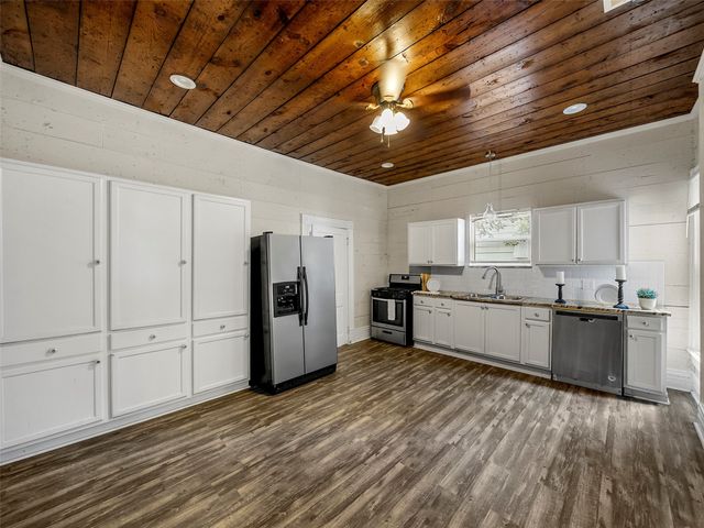 1109 W Main Street, Denison, TX 75020