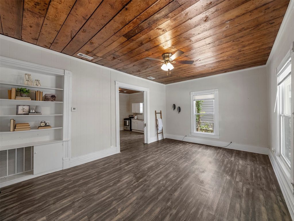 1109 W Main Street, Denison, TX 75020