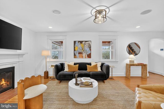 705 CHALFONTE DR, Alexandria, VA 22305