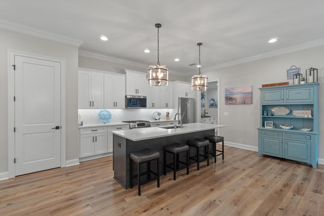 176 Raiders Trail, Valparaiso, FL 32580