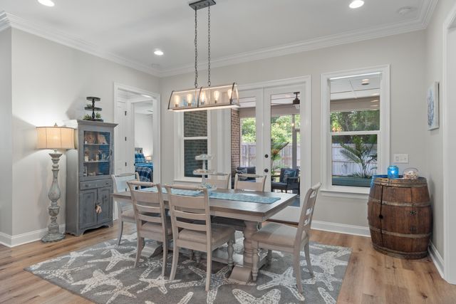 176 Raiders Trail, Valparaiso, FL 32580