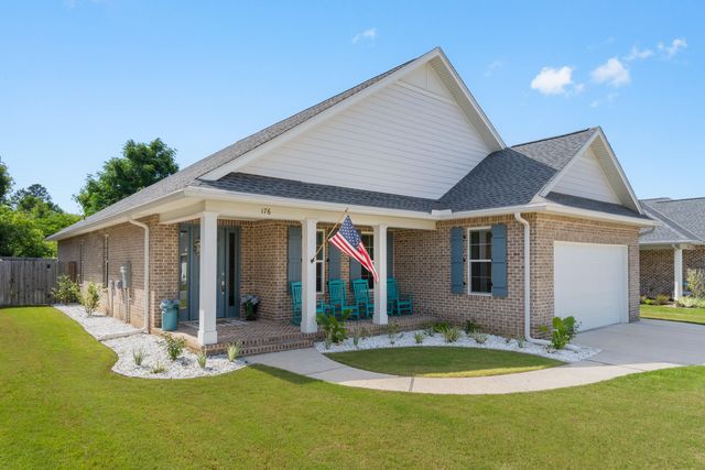 176 Raiders Trail, Valparaiso, FL 32580