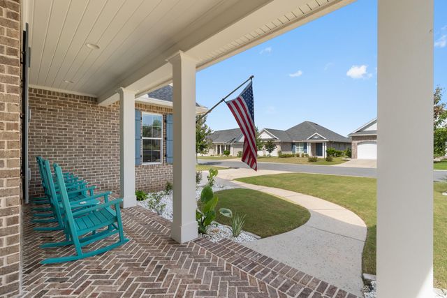 176 Raiders Trail, Valparaiso, FL 32580