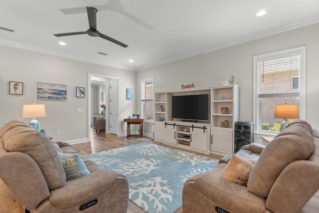 176 Raiders Trail, Valparaiso, FL 32580