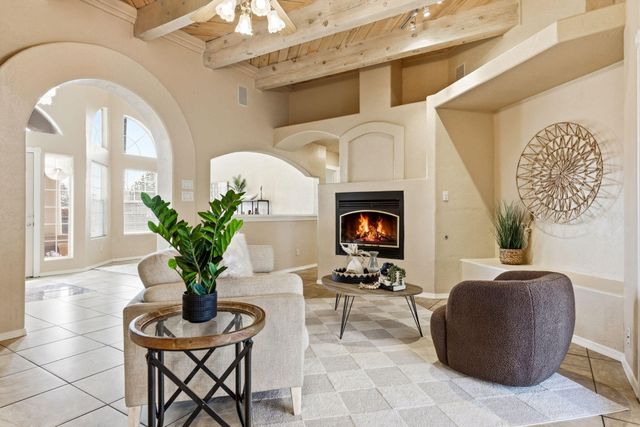 211 Hendrix Road NW, Albuquerque, NM 87107