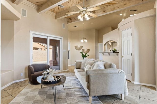 211 Hendrix Road NW, Albuquerque, NM 87107