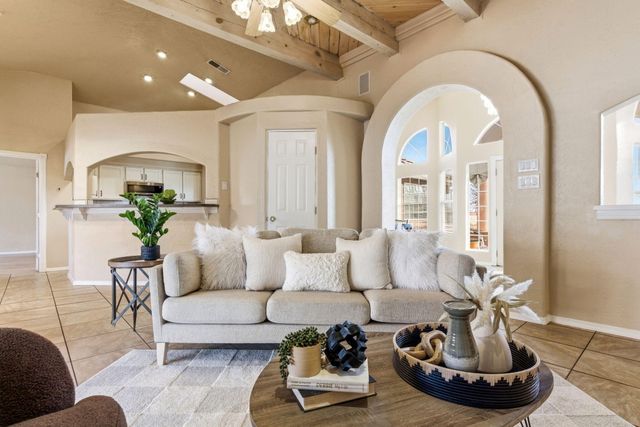 211 Hendrix Road NW, Albuquerque, NM 87107