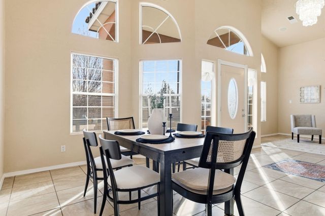 211 Hendrix Road NW, Albuquerque, NM 87107